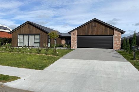 Photo of property in 6 Taylor Street, Cambridge, 3434