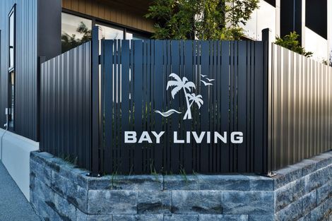 Photo of property in 27a Dawnhaven Drive, Te Atatu Peninsula, Auckland, 0610