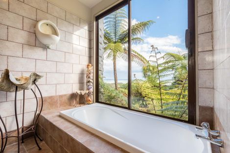 Photo of property in 70 Scenic Drive, Titirangi, Auckland, 0604