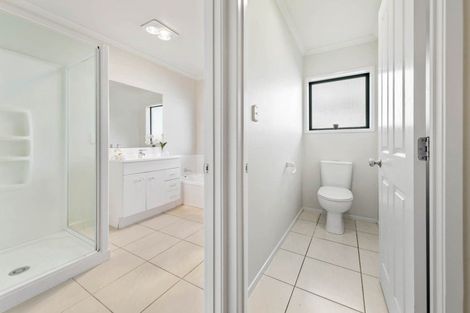 Photo of property in 35 Greig Place, Pukekohe, 2120