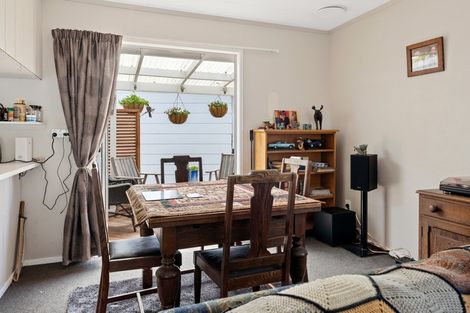 Photo of property in 6 Waterloo Place, Westown, New Plymouth, 4310