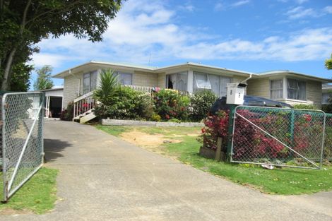 Photo of property in 8 Staverton Crescent, Mangere, Auckland, 2022