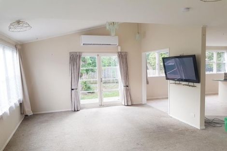 Photo of property in 2/12 Doment Crescent, Orewa, 0931