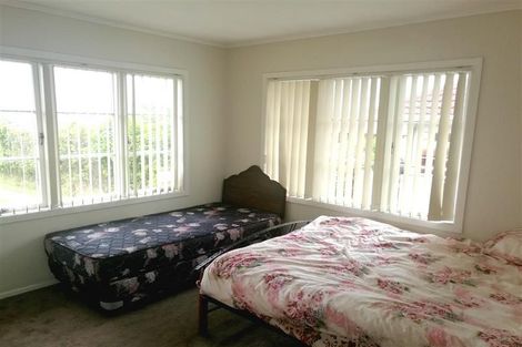 Photo of property in 11 Strid Road, Te Atatu South, Auckland, 0610