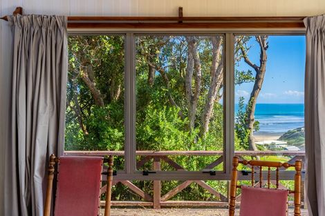 Photo of property in 28 Kelly Street, Baylys Beach, Dargaville, 0377