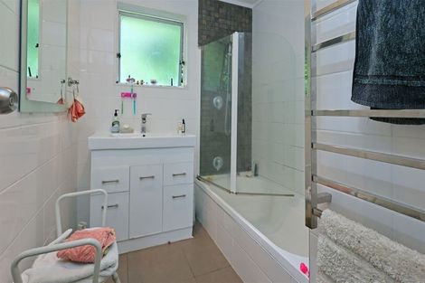 Photo of property in 54a Woodside Road, Massey, Auckland, 0614