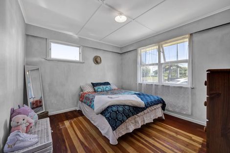 Photo of property in 60 Kapuni Street, Manaia, 4612