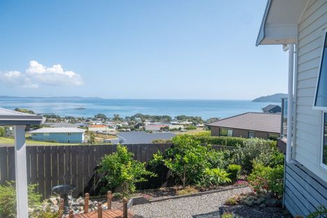 Photo of property in 11 Midgard Road, Coopers Beach, 0420