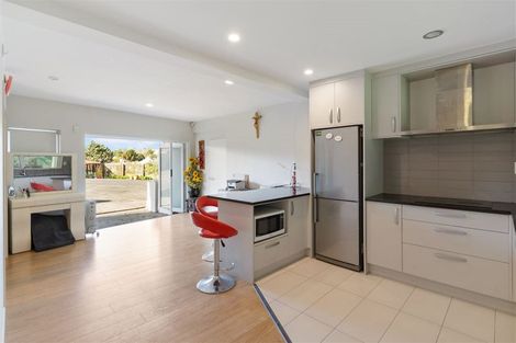 Photo of property in 90 Union Road, Howick, Auckland, 2014