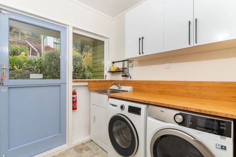 Photo of property in 18 Chisbury Lane, Churton Park, Wellington, 6037