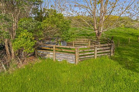 Photo of property in 11 Te Pahi River Drive, Paparoa, Maungaturoto, 0583