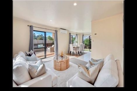 Photo of property in 30 Zefiro Drive, Massey, Auckland, 0614
