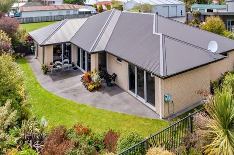 Photo of property in 35 Cloten Road, Stratford, 4332