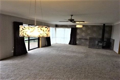 Photo of property in 886 Whangaparaoa Road, Manly, Whangaparaoa, 0930