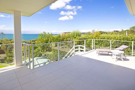 Photo of property in 150 Pacific Parade, Army Bay, Whangaparaoa, 0930