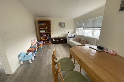 Photo of property in 42a Dale Crescent, Pakuranga, Auckland, 2010