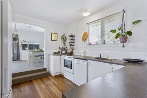 Photo of property in 28 Forest Hill Road, Henderson, Auckland, 0612