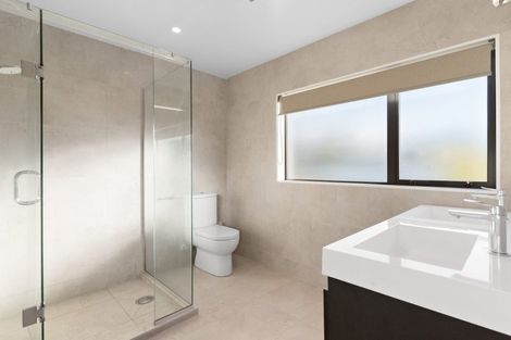 Photo of property in 11 Matisse Drive, West Harbour, Auckland, 0618