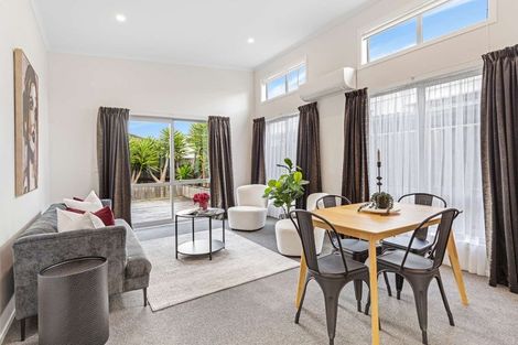 Photo of property in 24 Rangitira Avenue, Palmerston North, 4414