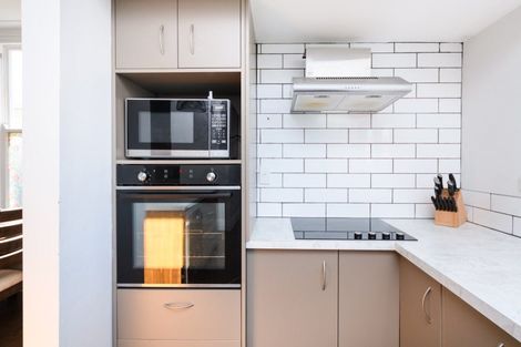 Photo of property in 84 Featherston Street, Takaro, Palmerston North, 4412