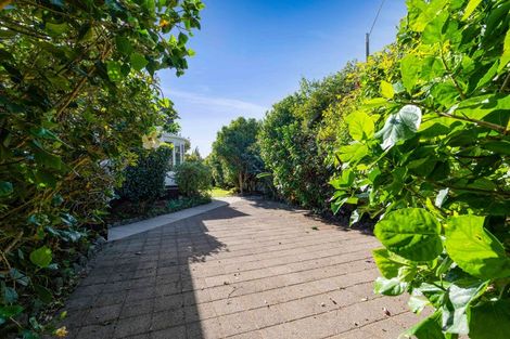 Photo of property in 33 Rogan Street, New Plymouth, 4310