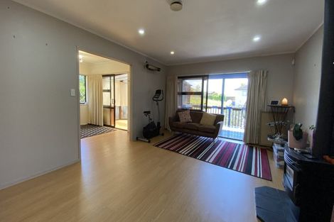 Photo of property in 33 Dianne Louise Drive, Half Moon Bay, Auckland, 2012