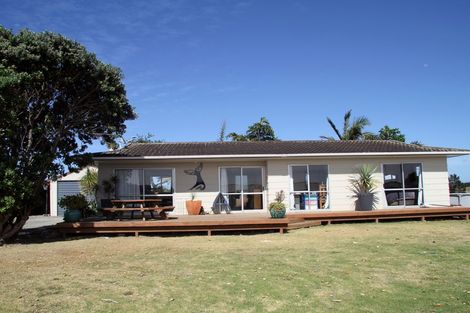 Photo of property in 2 Harrys Lane, Pukenui, 0484