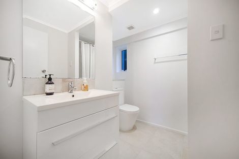 Photo of property in 2/18 Sydney Street, Hauraki, Auckland, 0622