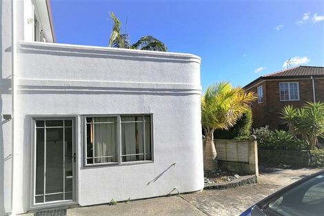 Photo of property in 18 Cheryl Place, Hillcrest, Auckland, 0627