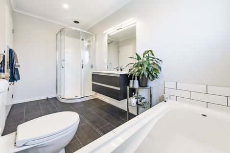 Photo of property in 28 Reuben Avenue, Rolleston, 7615