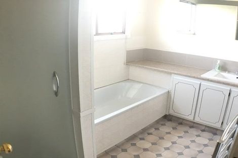 Photo of property in 4/165 Birkenhead Avenue, Birkenhead, Auckland, 0626