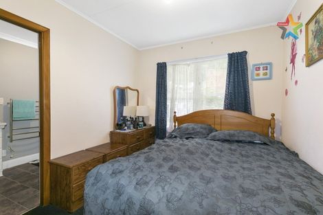 Photo of property in 10 Isabel Grove, Wainuiomata, Lower Hutt, 5014