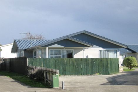 Photo of property in 14 Ted Harpur Place, Onekawa, Napier, 4110
