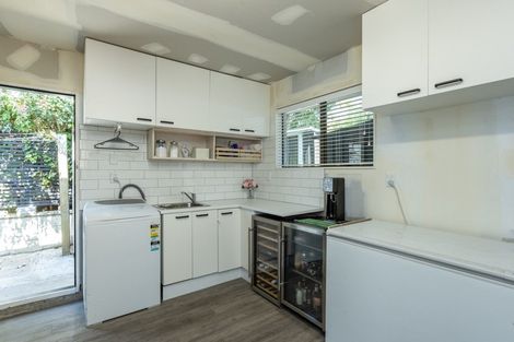 Photo of property in 18 Neeve Road, Taradale, Napier, 4112