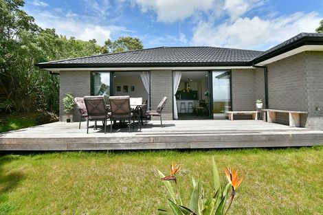 Photo of property in 35 St James Avenue, Helensville, 0800