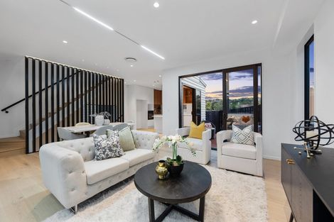 Photo of property in 2/1 Montana Avenue, Murrays Bay, Auckland, 0630