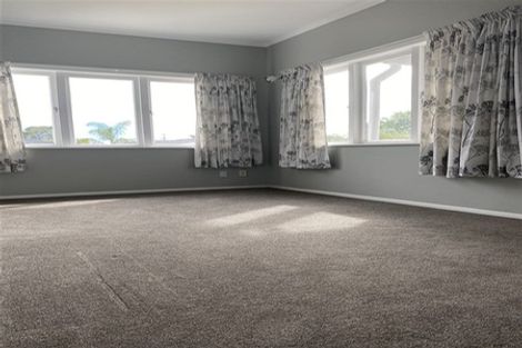Photo of property in 32 Grove Road, Papakura, 2110