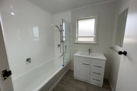 Photo of property in 28 Hillcrest Avenue, Hillcrest, Auckland, 0627