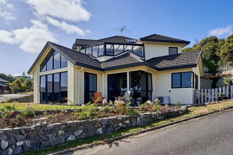 Photo of property in 22 The Crowsnest, Whitby, Porirua, 5024