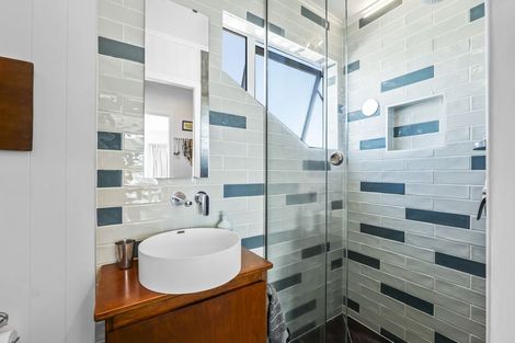 Photo of property in 421 Devon Street West, Lynmouth, New Plymouth, 4310