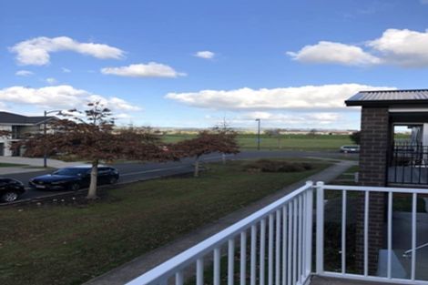 Photo of property in 8 Tarapiroe Avenue, Takanini, 2112