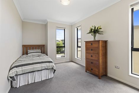 Photo of property in 8 Semaphore Lane, Whitby, Porirua, 5024