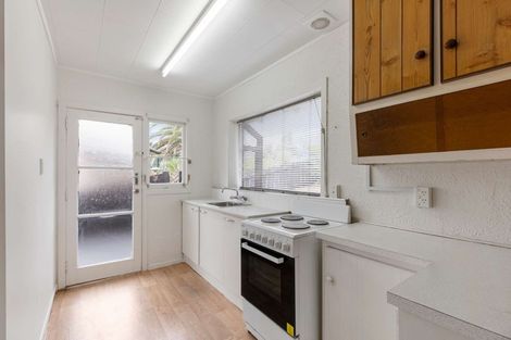 Photo of property in 5 Eyre Street, Henderson, Auckland, 0612