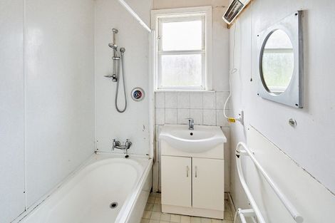 Photo of property in 24 Pearce Crescent, Taita, Lower Hutt, 5011