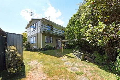 Photo of property in 8 Greenwich Grove, Stokes Valley, Lower Hutt, 5019