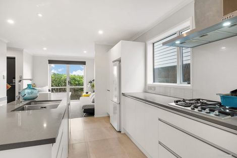 Photo of property in 30 Sorrel Crescent, Bucklands Beach, Auckland, 2012
