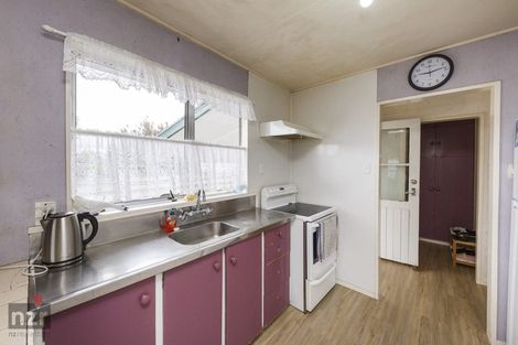 Photo of property in 26 Cumberland Place, Kelvin Grove, Palmerston North, 4414