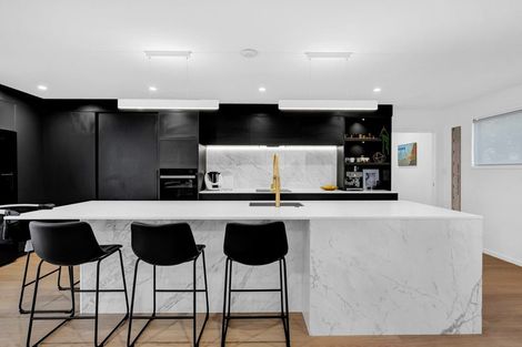 Photo of property in 28a Waiwaka Terrace, Strandon, New Plymouth, 4312