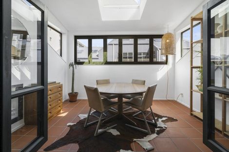 Photo of property in Courtenay Mews Apartments, 18/14u Alpha Street, Te Aro, Wellington, 6011