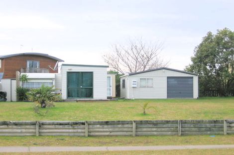 Photo of property in 107 Mayfair Avenue, Whangamata, 3620